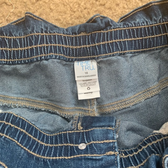 Womens short jeans - Picture 3 of 3